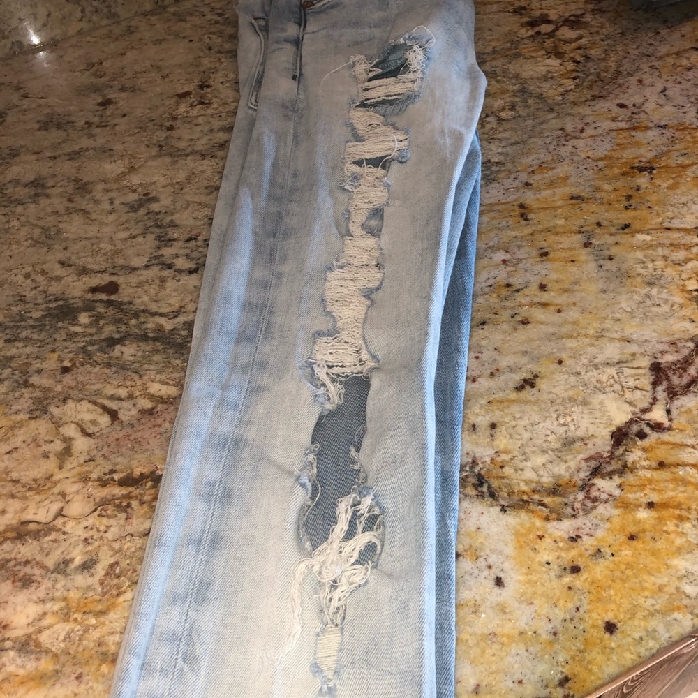 Ripped Jeans - Picture 3 of 6